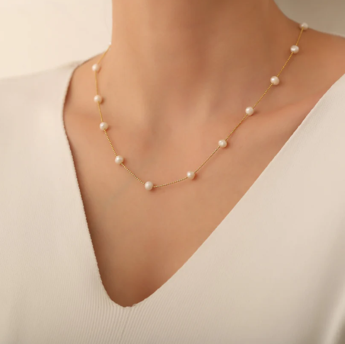 Perlenzauber: Die zeitlose Eleganz der precious-pearls-Halskette